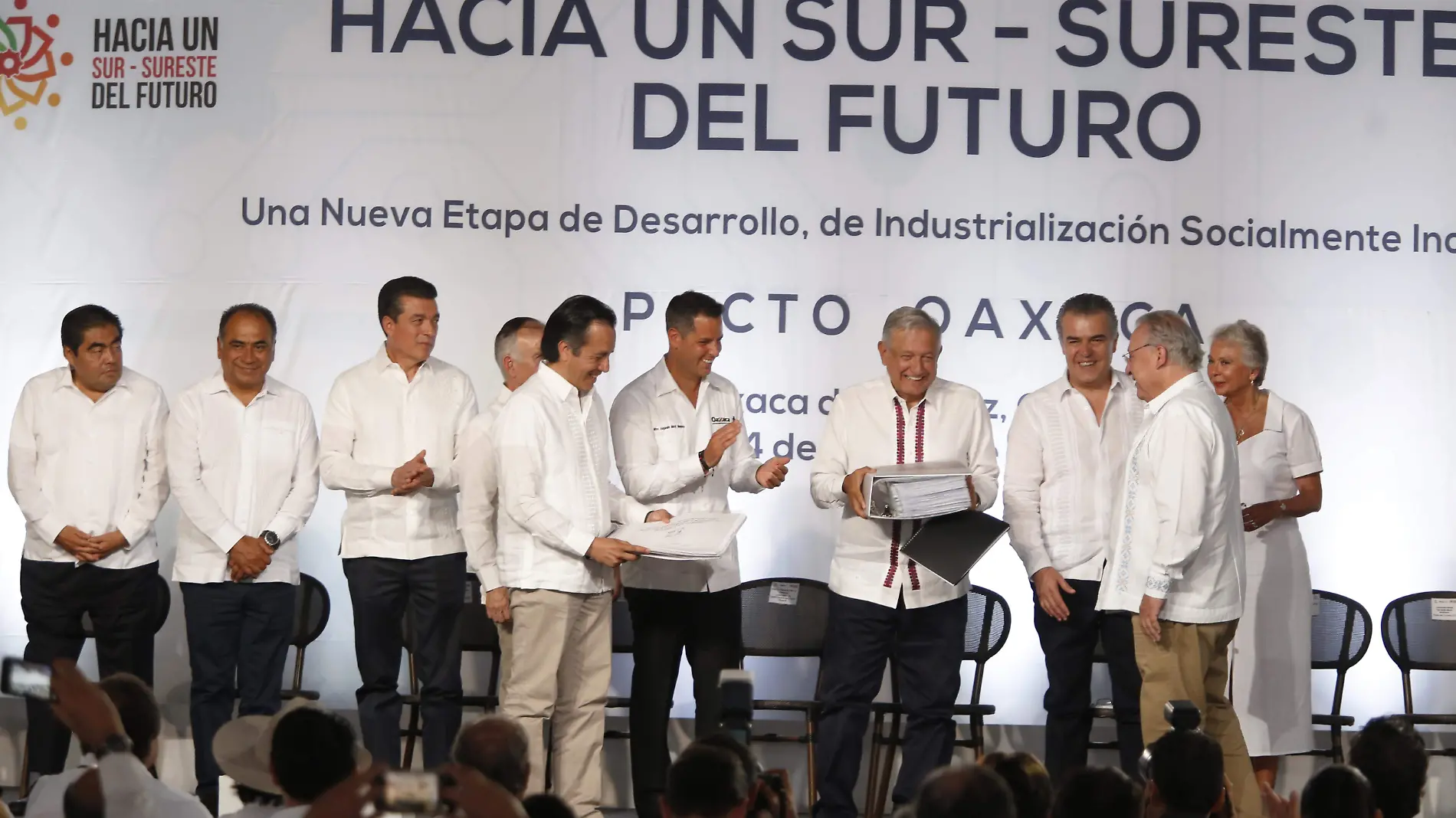 AMLO Pacto Oaxaca